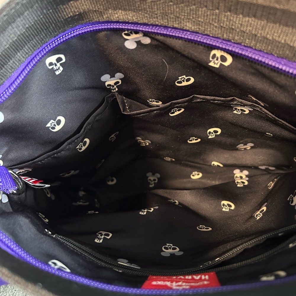 Disney Parks Harveys 2021 Halloween Mickey And Friends Crossbody Bag. - Picture 2 of 2
